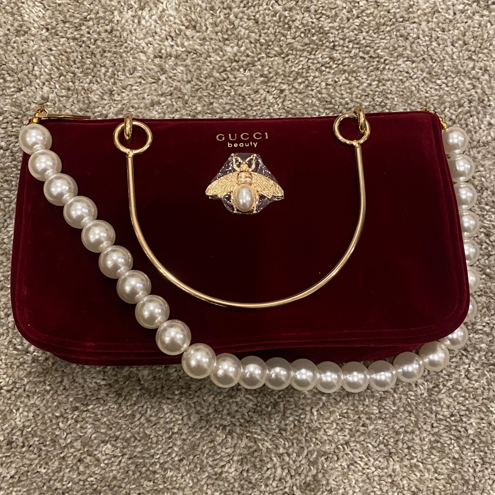 GWP Gucci Beauty Red Velvet Bag with Pearl and Gold Handles NWOT - Picture 8 of 8